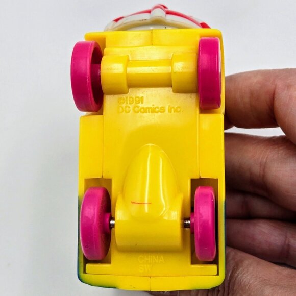 Vintage Catwoman And Penguin McDonald’s Happy Meal Toys 1991 DC Comics Read - Picture 8 of 11